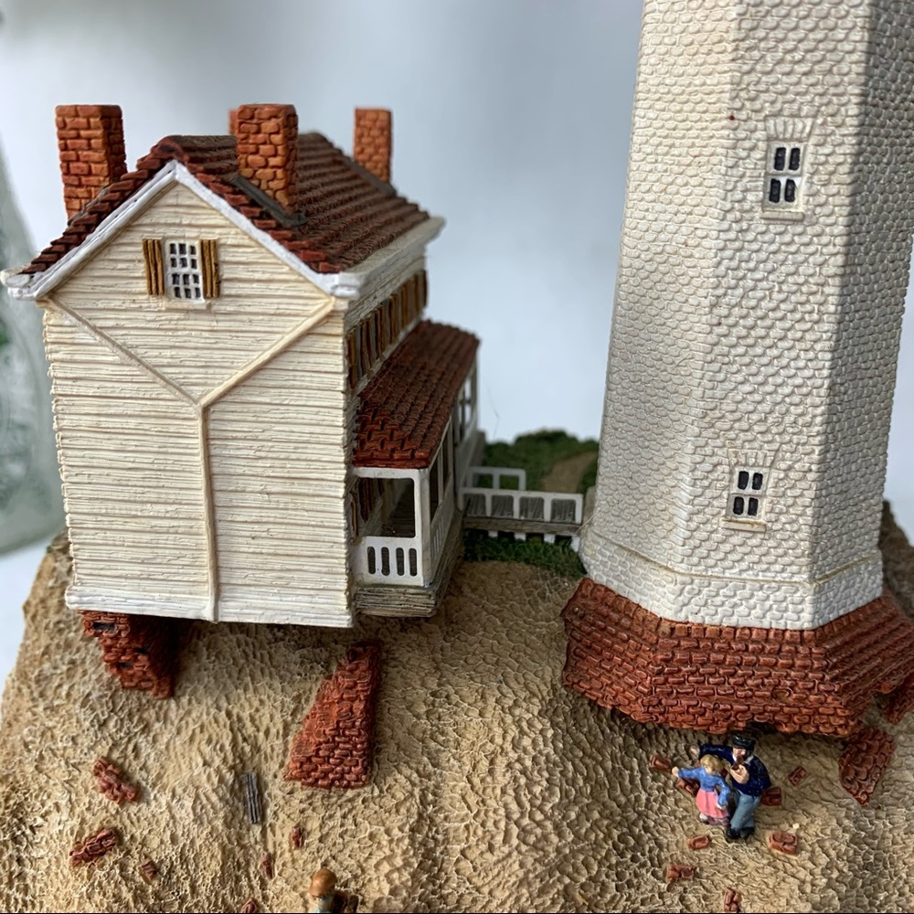 Harbour Lights Cape Henlopen, DE Lighthouse Ltd Ed - Picture 9 of 16